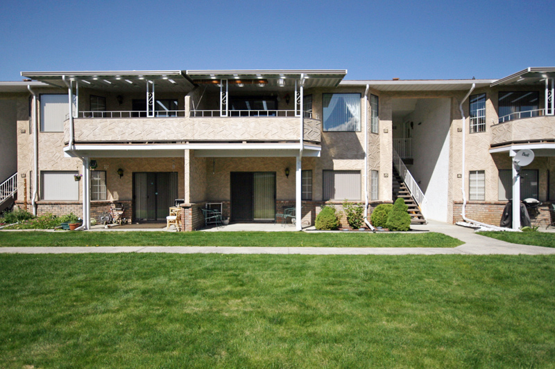 15-13213 Armstrong Avenue 15-13213 Armstrong Avenue