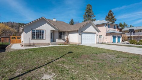 10931 Prior Place – Summerland