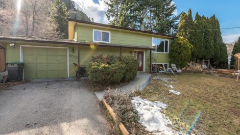 9709 Prairie Valley Rd – Summerland