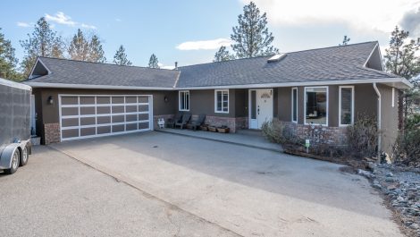 13607 Sunset Court, Summerland