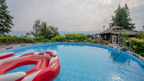 10216 Giants Head Rd – Summerland