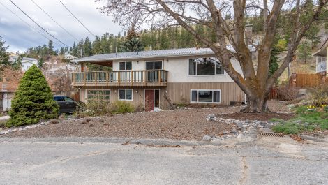 12422 Ganzeveld Ave | $769,000 | MLS® 198974 | Summerland