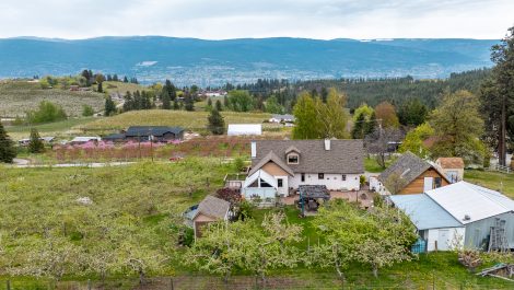 4206 Monro Avenue | $1,249,000 | MLS® 10345348 | Summerland